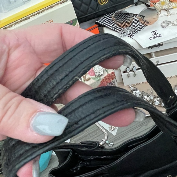 ✨🎁🖤Jessica Simpson Black Tote Bag🖤✨Good Preloved Condition - Picture 4 of 10